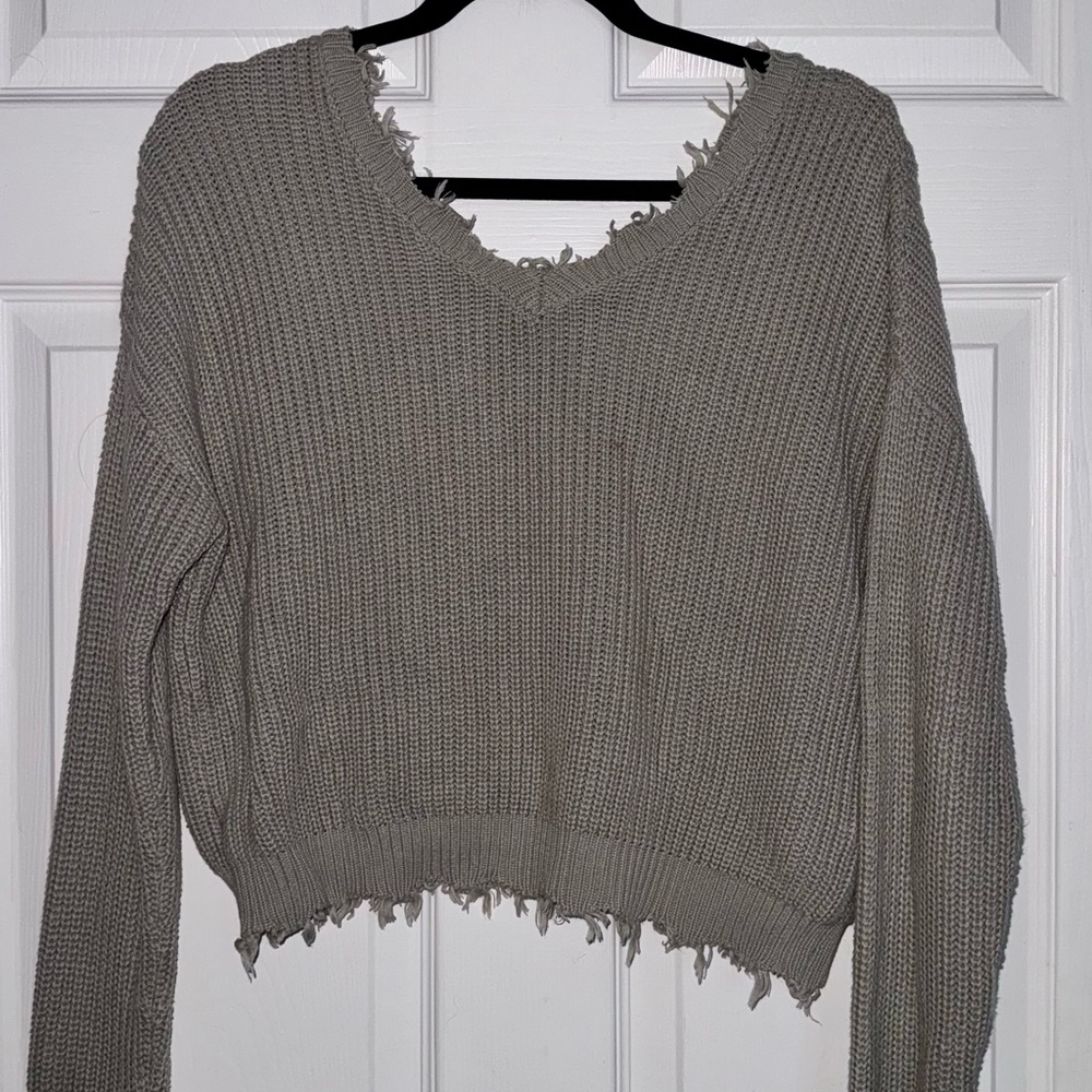 Jessica Simpson’s Frayed Hem Gray/Teal Sweater